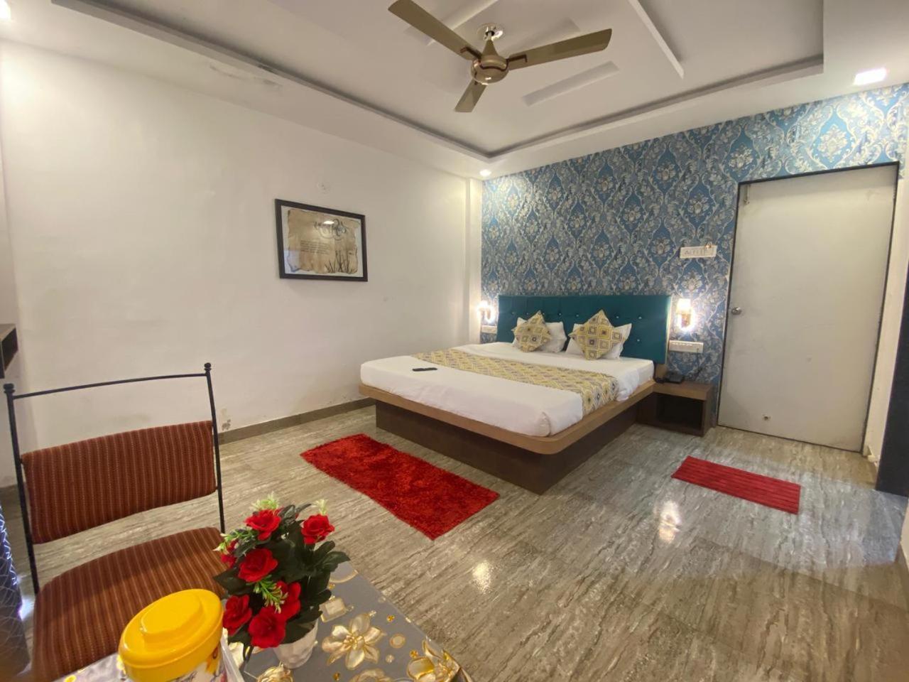 Hotel Golden Galaxy And Restaurant Mahābaleshwar Exterior foto